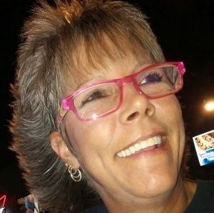 Meet your Posher, Stacy